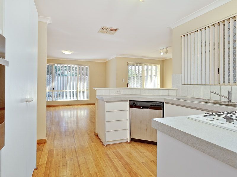 18A Noreatt Place, Leeming WA 6149