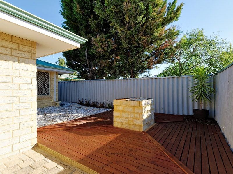 18A Noreatt Place, Leeming WA 6149