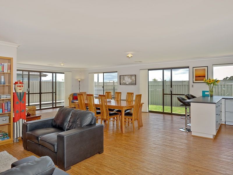 50 Archdale Loop, Piara Waters WA 6112