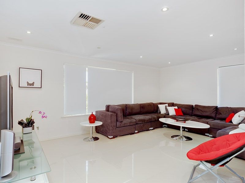 12 Apex Close, Leeming WA 6149