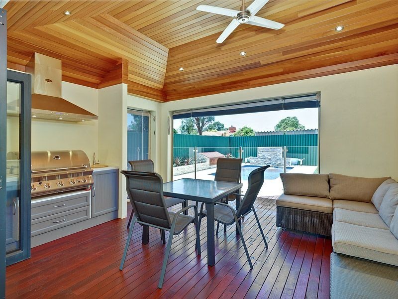 18 Wethered Street, Leeming WA 6149