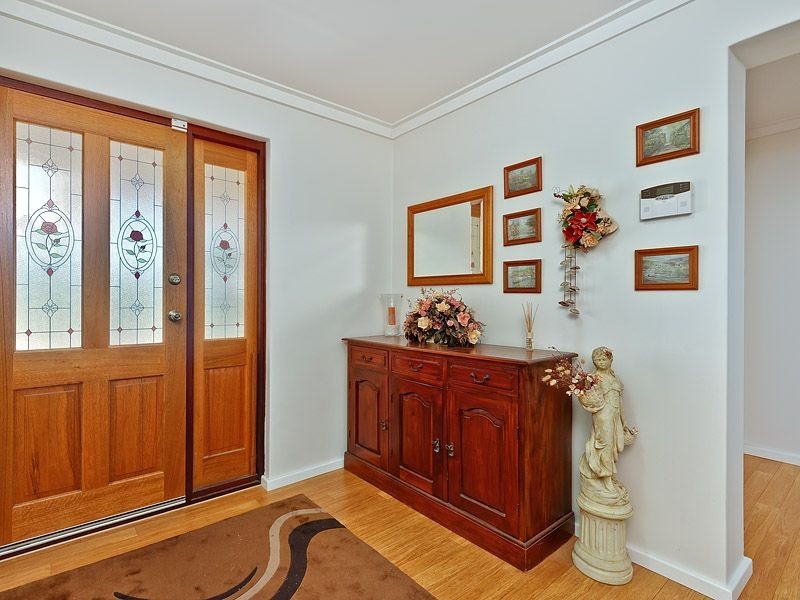 18 Wethered Street, Leeming WA 6149