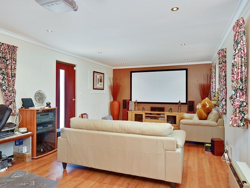 18 Wethered Street, Leeming WA 6149