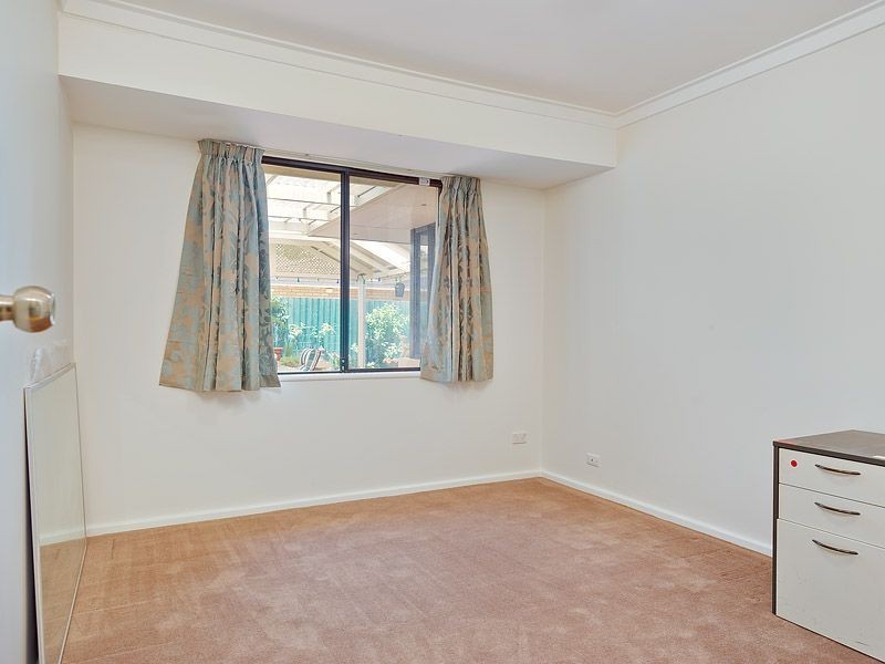 18 Wethered Street, Leeming WA 6149