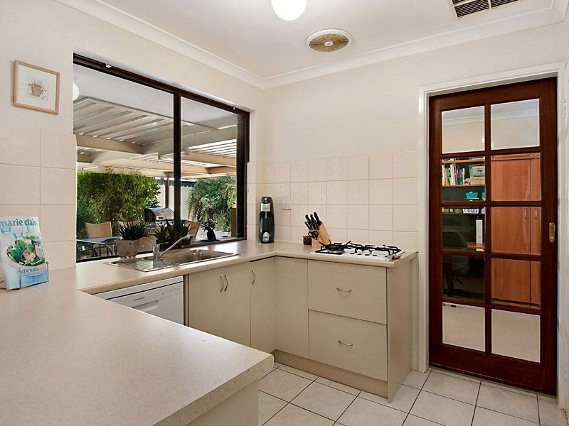 64 Burnett Ave, Leeming WA 6149