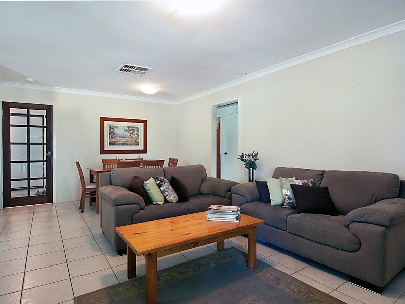 64 Burnett Ave, Leeming WA 6149