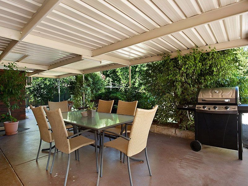 64 Burnett Ave, Leeming WA 6149