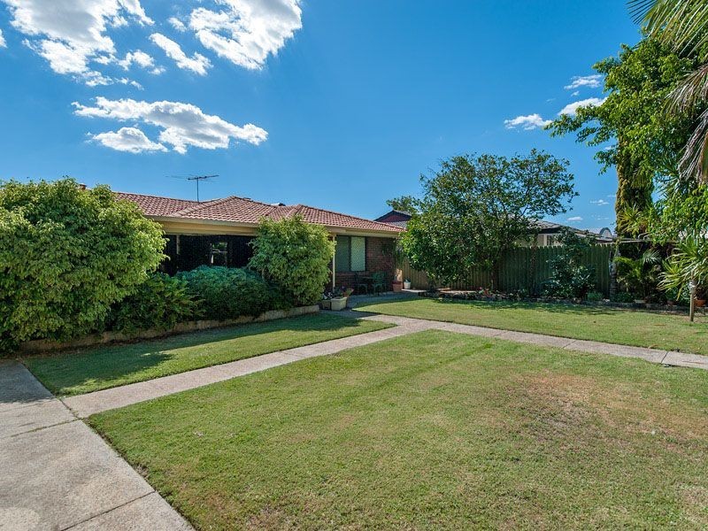 64 Burnett Ave, Leeming WA 6149