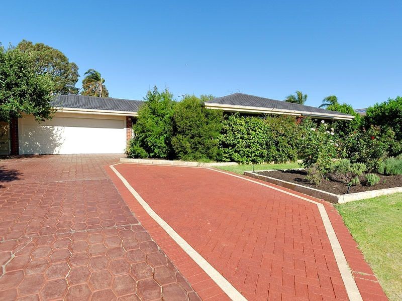 62 Gracechurch Crescent, Leeming WA 6149