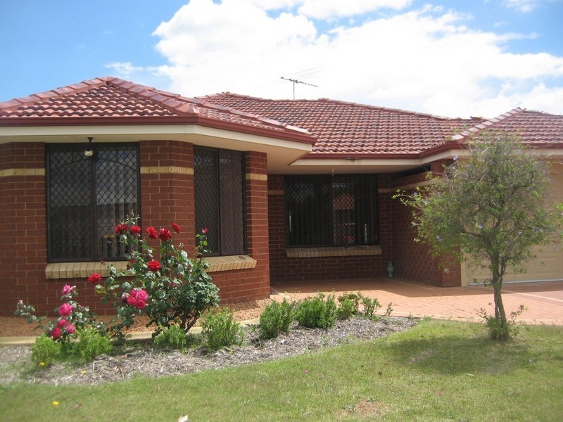 27 Lombe Gardens, Atwell WA 6164