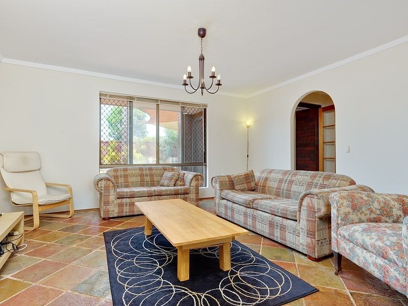 1 Gracechurch Crescent, Leeming WA 6149