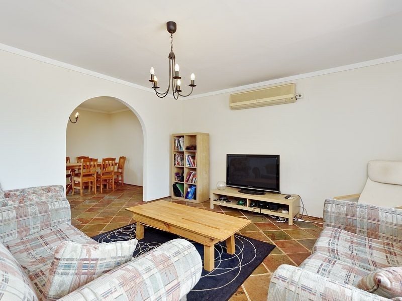 1 Gracechurch Crescent, Leeming WA 6149