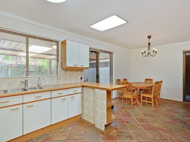 1 Gracechurch Crescent, Leeming WA 6149