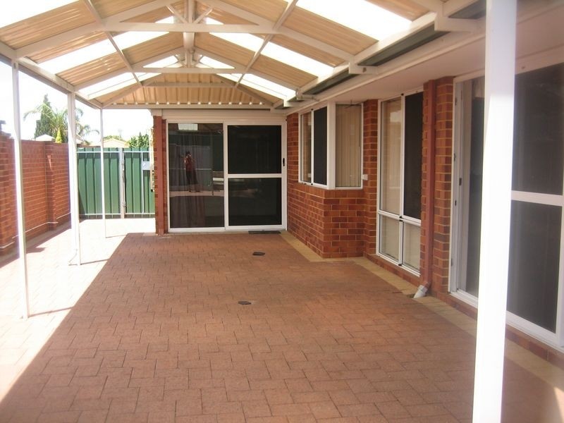 8 Minyon Circuit, Atwell WA 6164