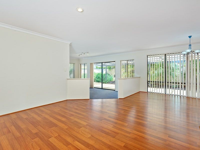 6 Kakadu Rest, Bertram WA 6167