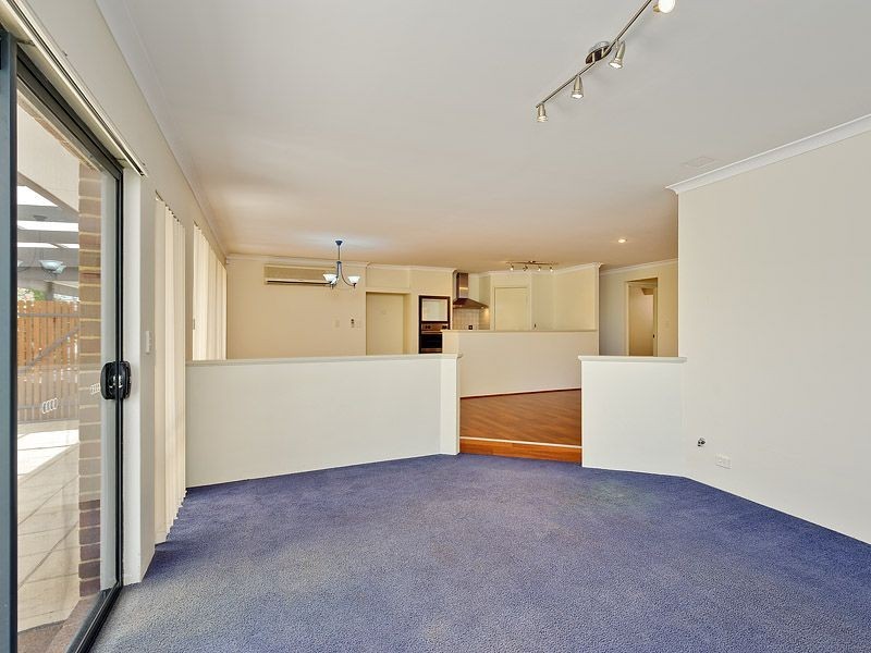 6 Kakadu Rest, Bertram WA 6167