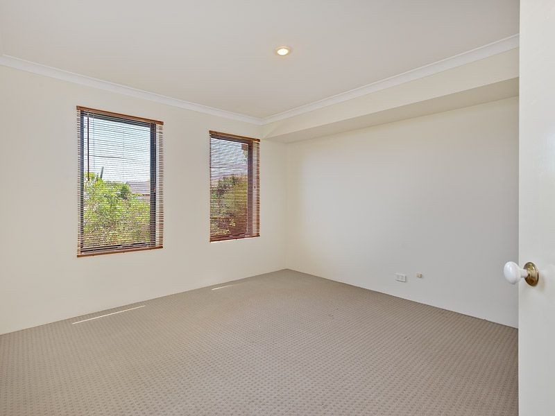 6 Kakadu Rest, Bertram WA 6167