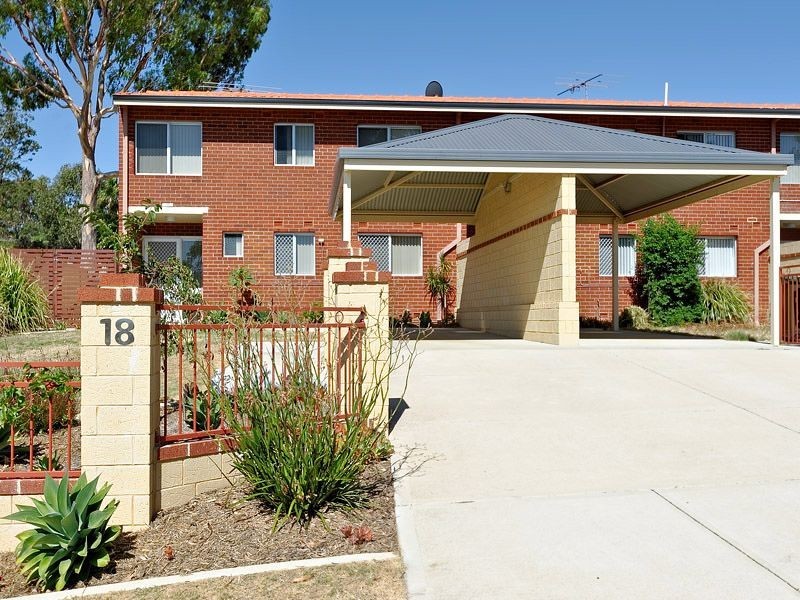 18 Watterton  Place, Hamilton Hill WA 6163