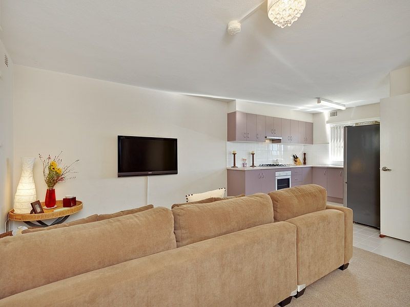 18 Watterton  Place, Hamilton Hill WA 6163