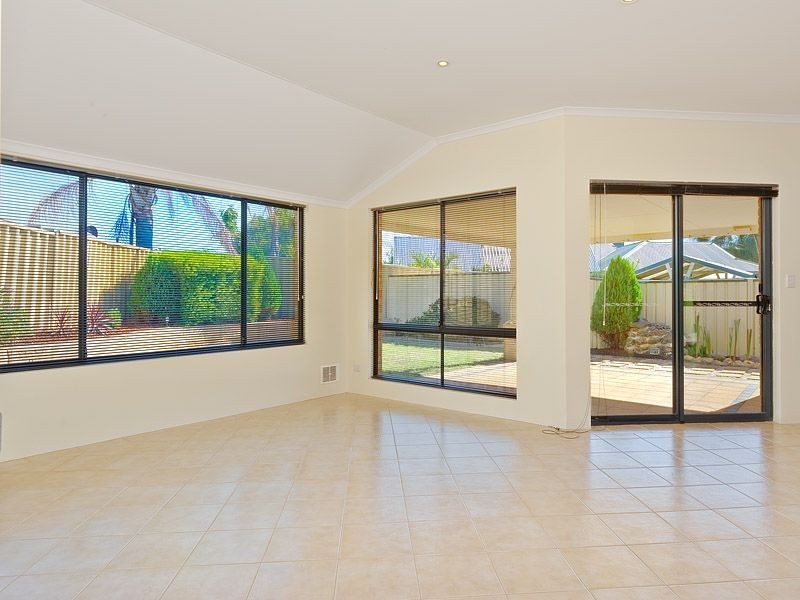 5B Mackaya Court, South Lake WA 6164