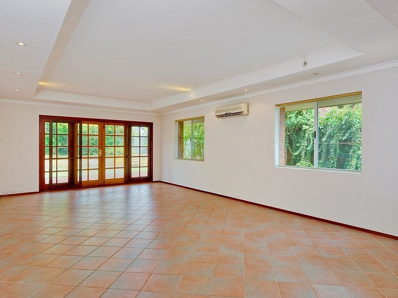 17 Stoddart Way, Bateman WA 6150
