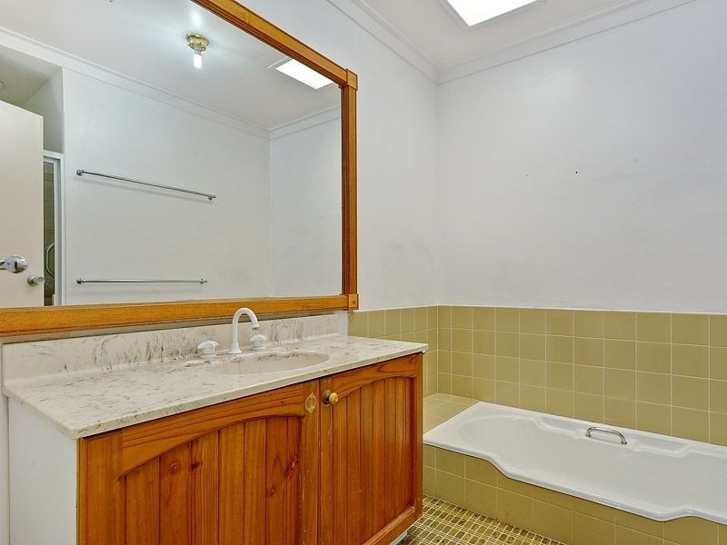17 Stoddart Way, Bateman WA 6150