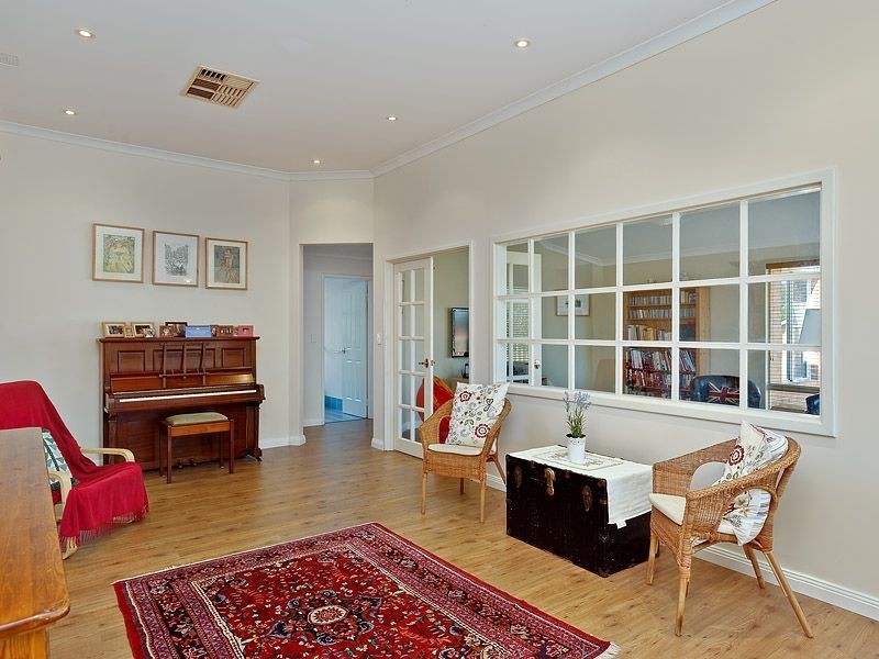 2 Haywood Trail, Leeming WA 6149