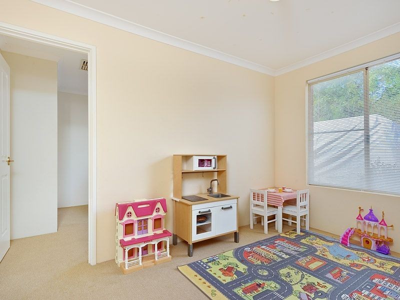 2 Haywood Trail, Leeming WA 6149