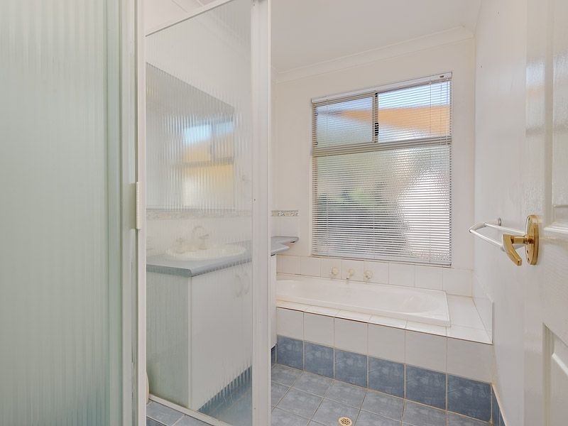 2 Haywood Trail, Leeming WA 6149