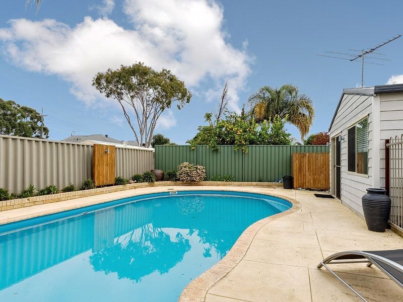 47 Colonial Drive, Bibra Lake WA 6163