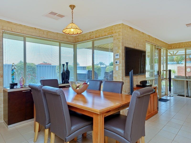 5 Bonham Court, Leeming WA 6149