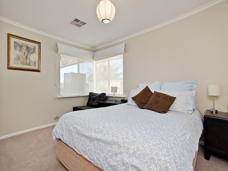 5 Bonham Court, Leeming WA 6149