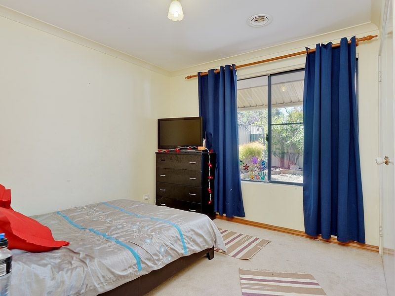 42B Marshwood Retreat, Bibra Lake WA 6163