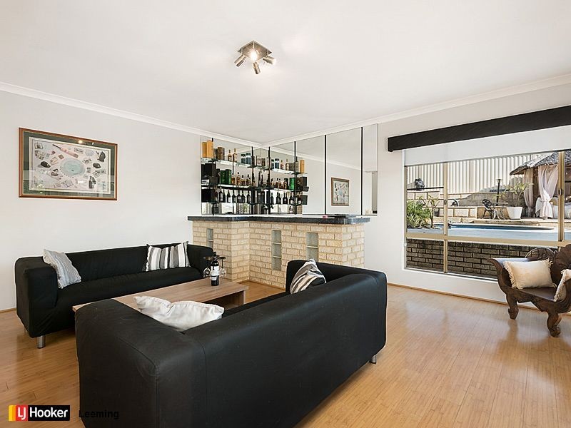 2 Evergreen Court, Leeming WA 6149