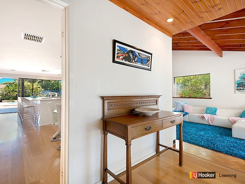 8 Fowler Row, Leeming WA 6149