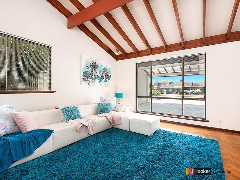 8 Fowler Row, Leeming WA 6149