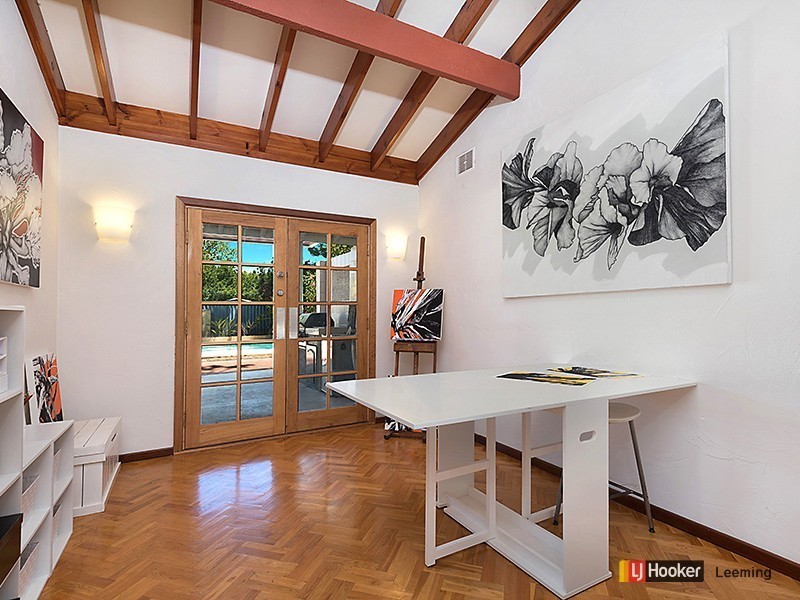 8 Fowler Row, Leeming WA 6149