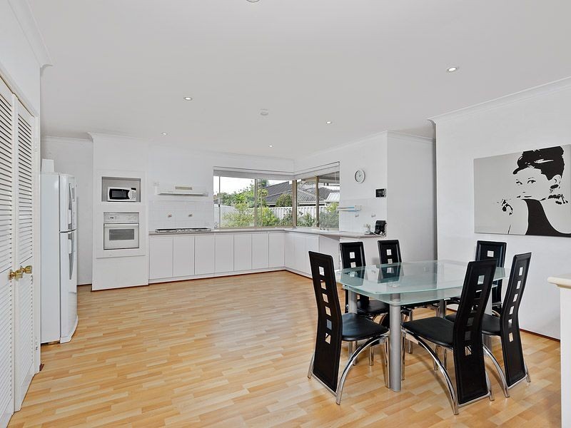 25 Green Croft Gardens, Leeming WA 6149