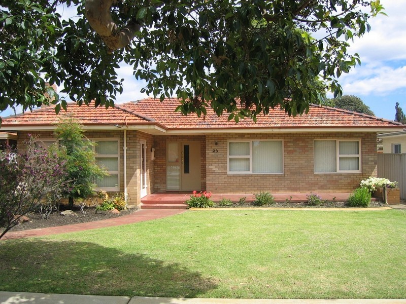 25 Wavel Avenue, Riverton WA 6148