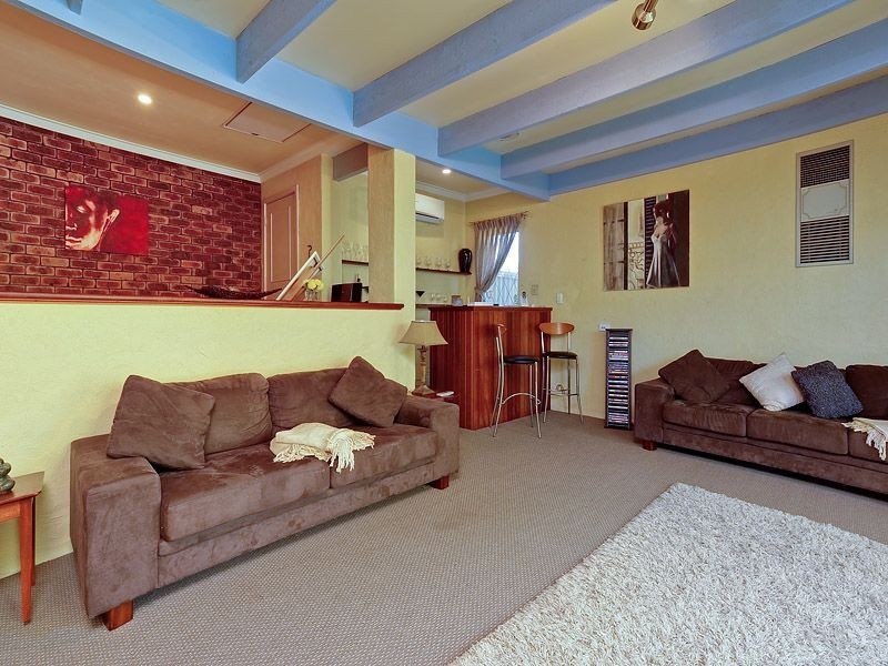 24 Waraker Way, Leeming WA 6149