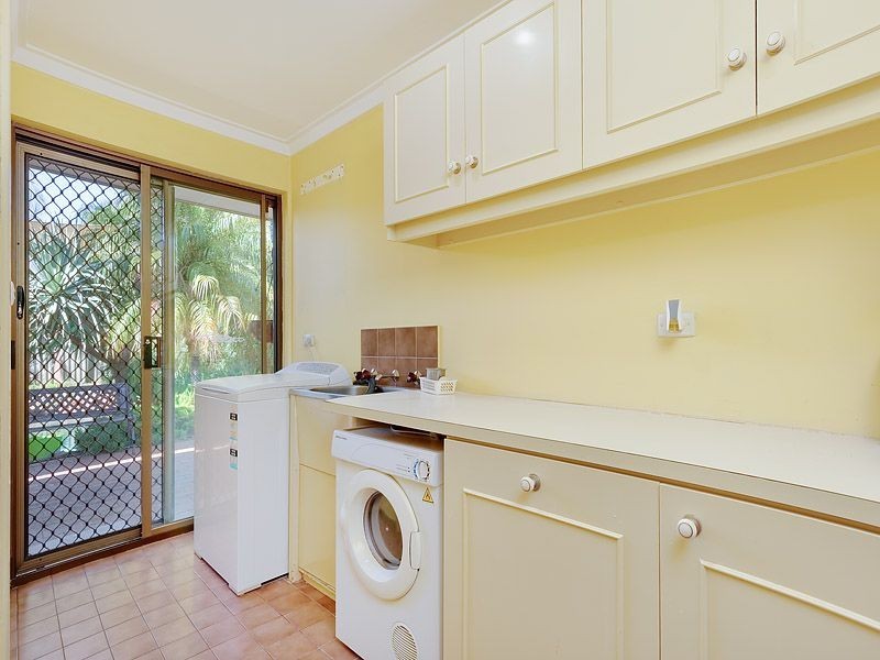 24 Waraker Way, Leeming WA 6149