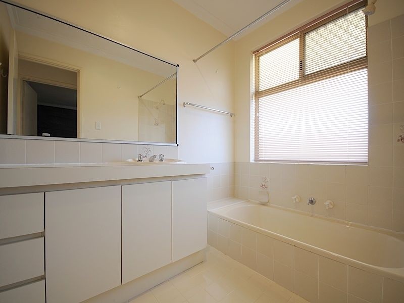 10a Camp Court, Leeming WA 6149