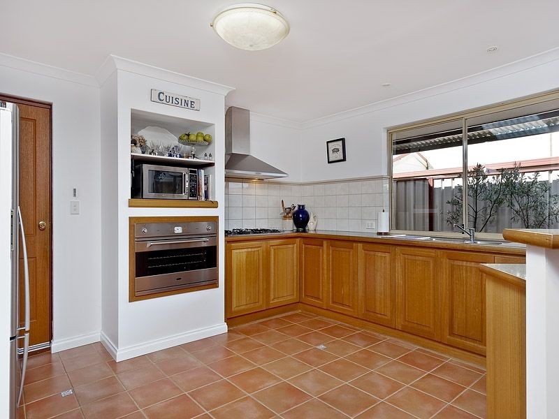 14 Riversdale Pass, Jandakot WA 6164