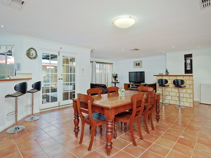 14 Riversdale Pass, Jandakot WA 6164