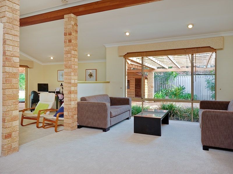 84 Casserly Drive, Leeming WA 6149