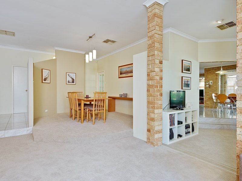 84 Casserly Drive, Leeming WA 6149