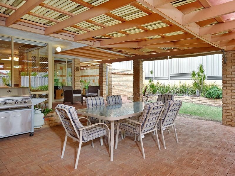 84 Casserly Drive, Leeming WA 6149