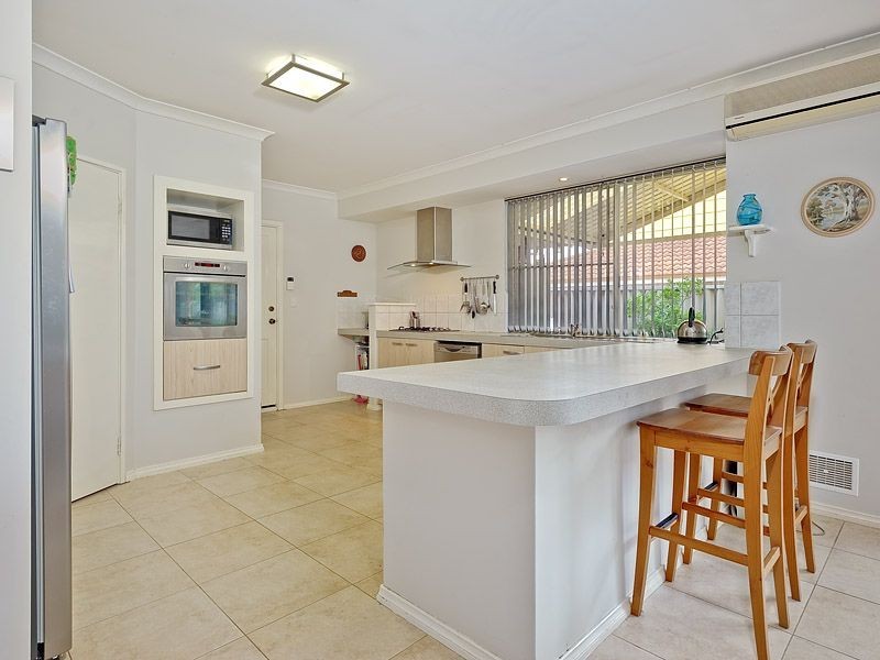 9 Invercauld Ave, Bibra Lake WA 6163