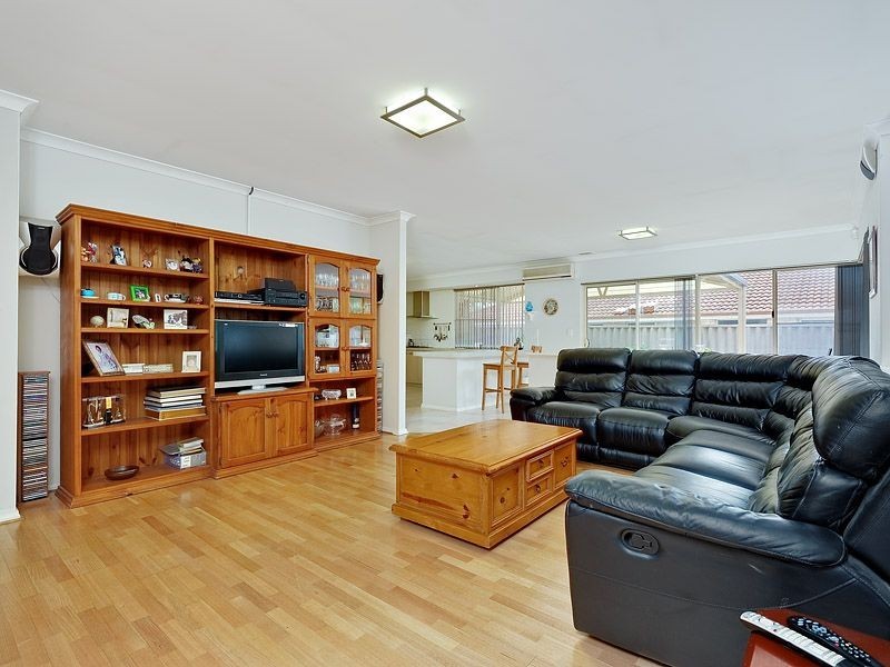 9 Invercauld Ave, Bibra Lake WA 6163