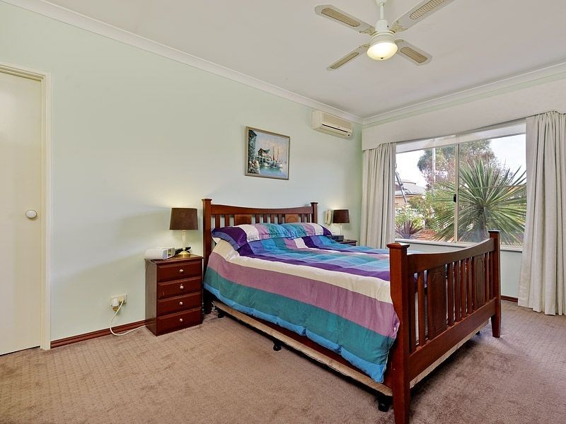 9 Invercauld Ave, Bibra Lake WA 6163